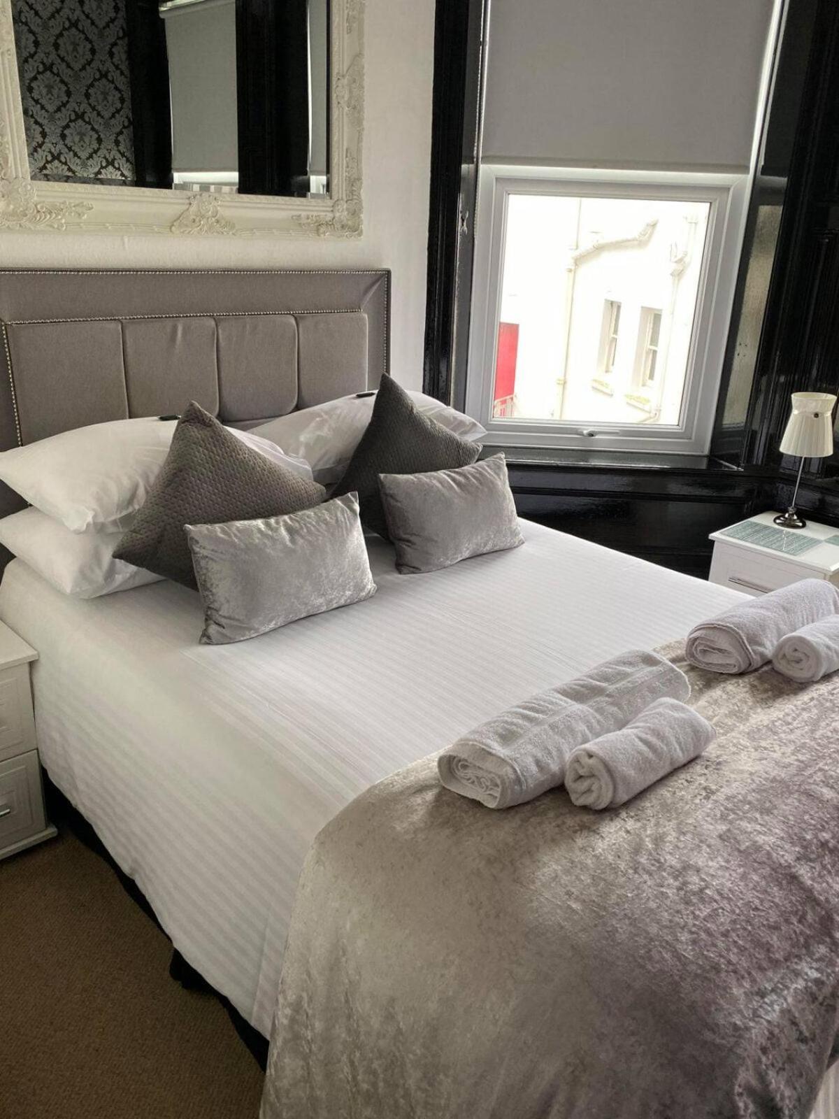 Edelweiss Guest House Douglas Εξωτερικό φωτογραφία