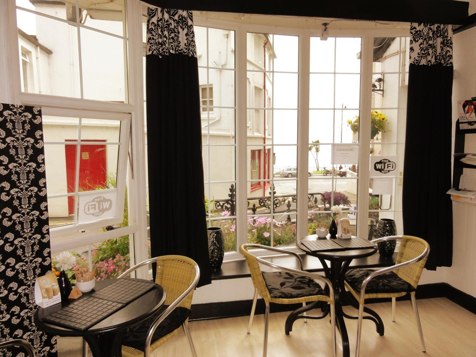 Edelweiss Guest House Douglas Εξωτερικό φωτογραφία