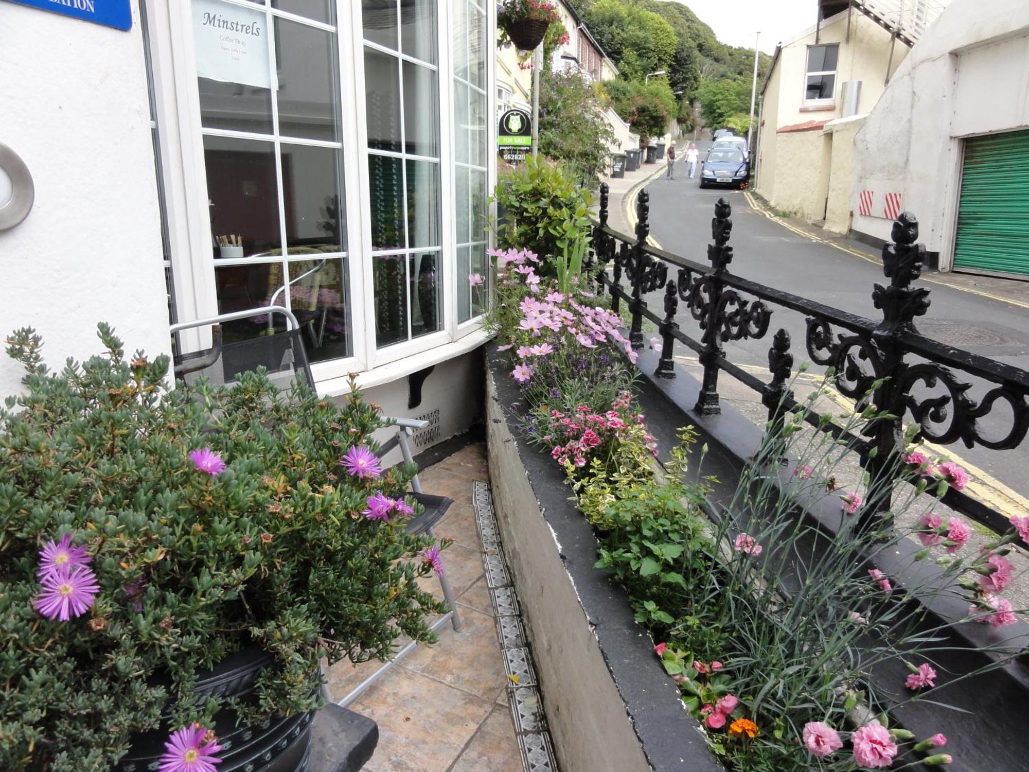 Edelweiss Guest House Douglas Εξωτερικό φωτογραφία